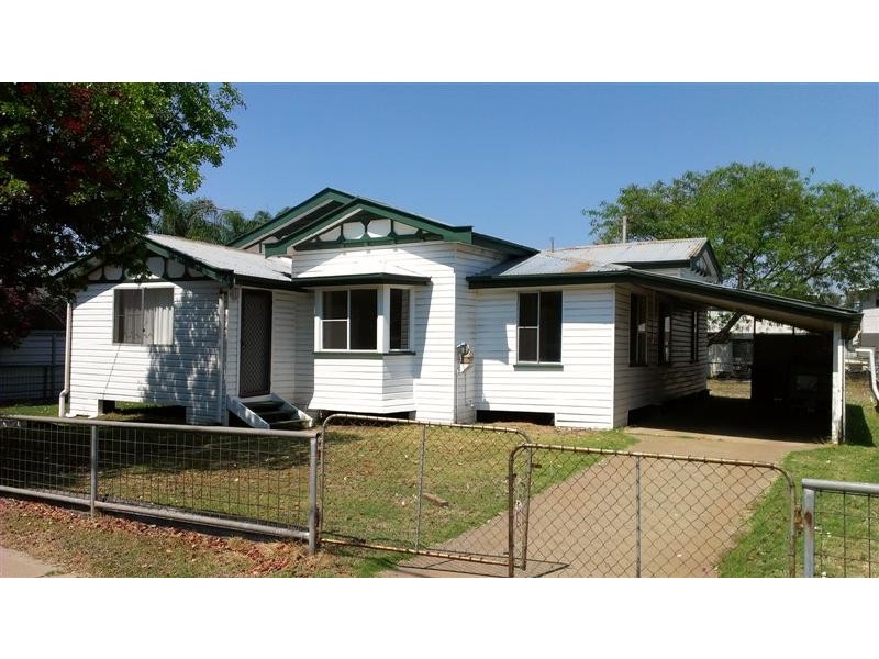14 Moy Street, Dalby QLD 4405