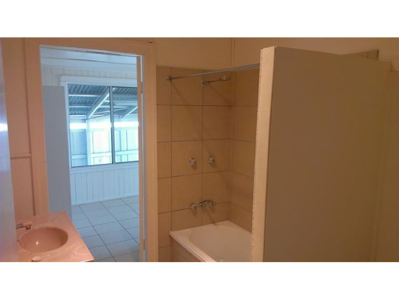 14 Moy Street, Dalby QLD 4405