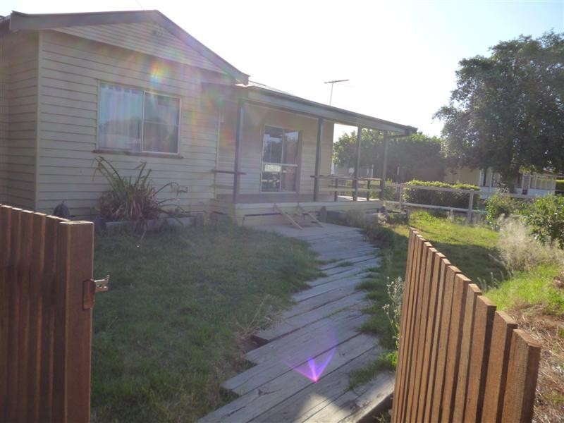 6 Knox St, Dalby QLD 4405
