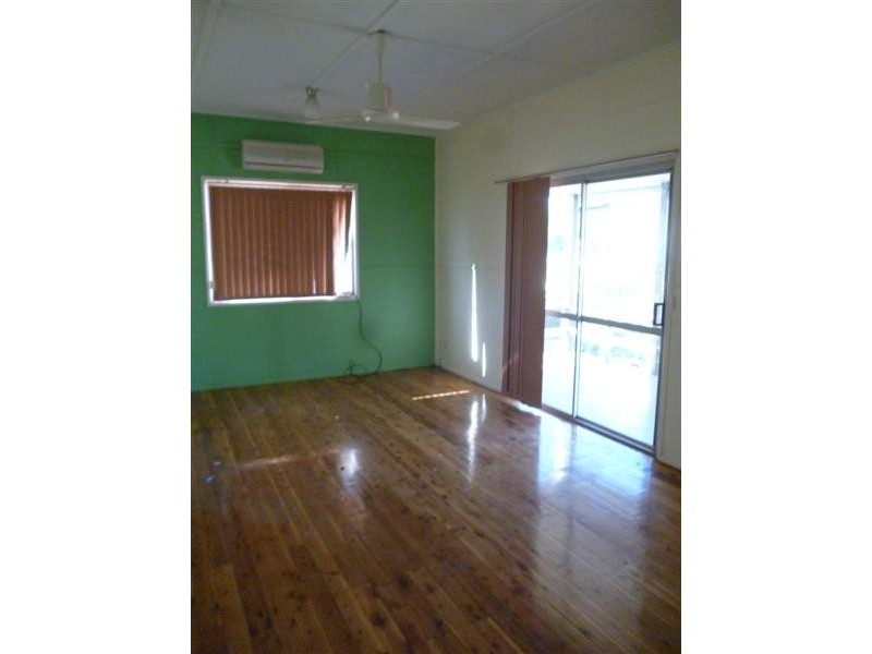 6 Knox St, Dalby QLD 4405