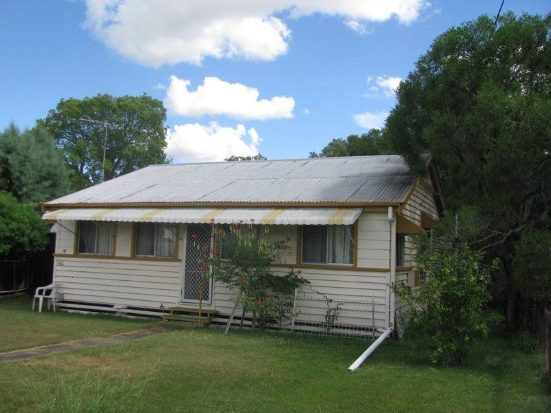 24 Etty Street, Dalby QLD 4405