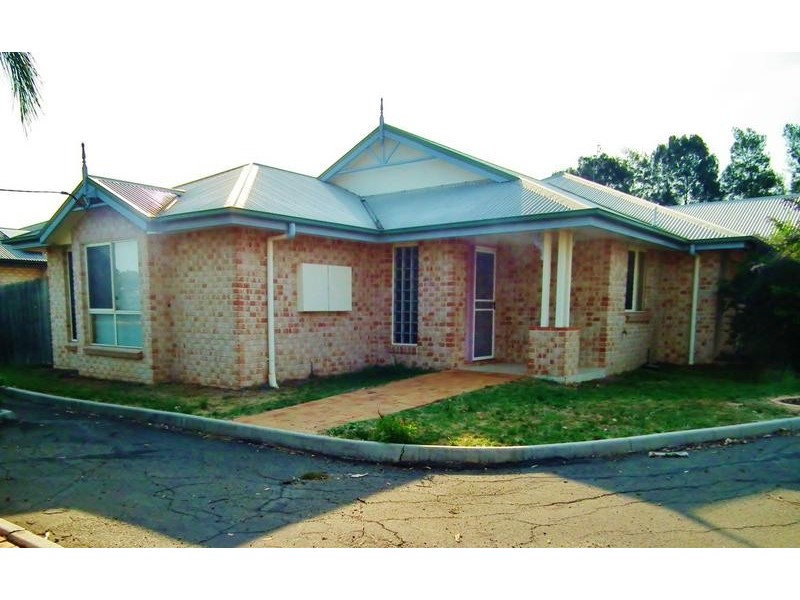 82 Charles Street, Dalby QLD 4405