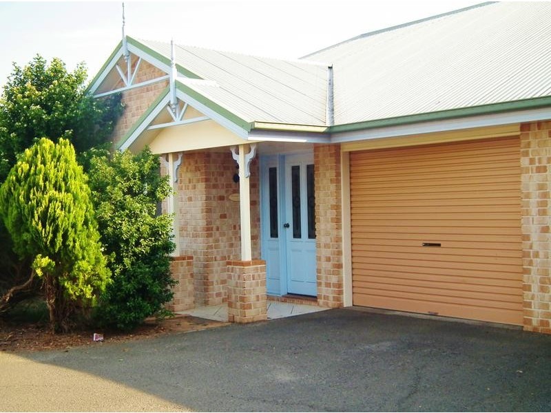 82 Charles Street, Dalby QLD 4405