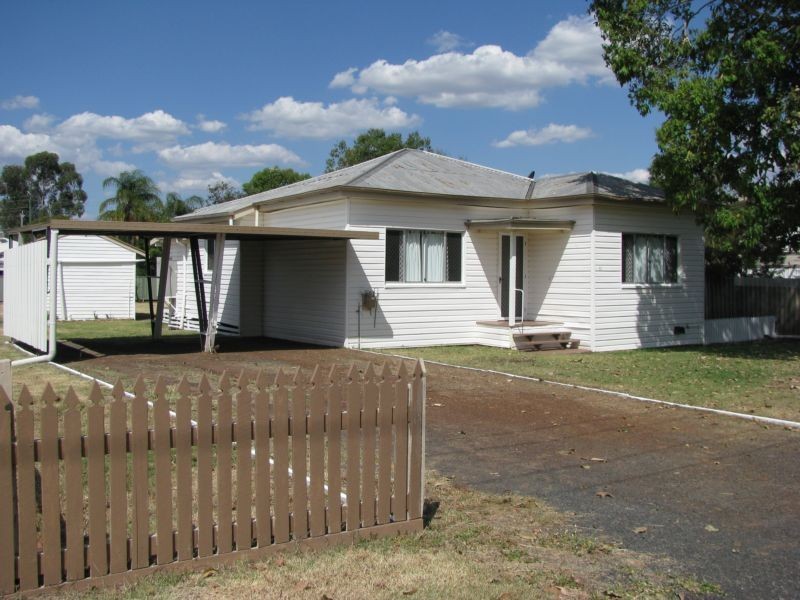 11 Thorley Street, Dalby QLD 4405