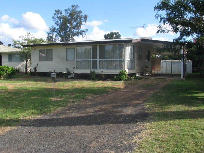 24 Dunmall St, Dalby QLD 4405