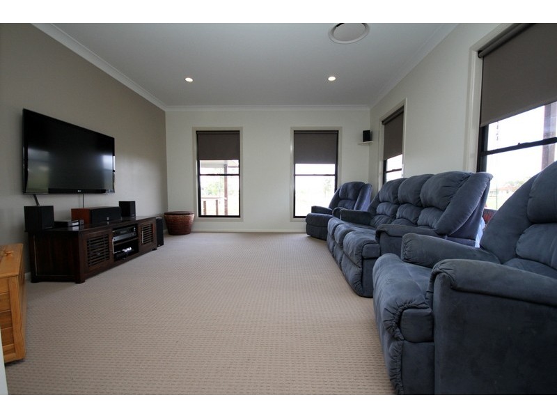 87 Charles Street, Dalby QLD 4405
