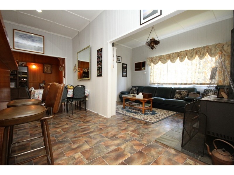 34 Mahon Street, Dalby QLD 4405