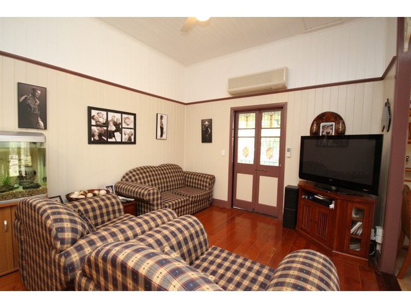 23 James St, Dalby QLD 4405