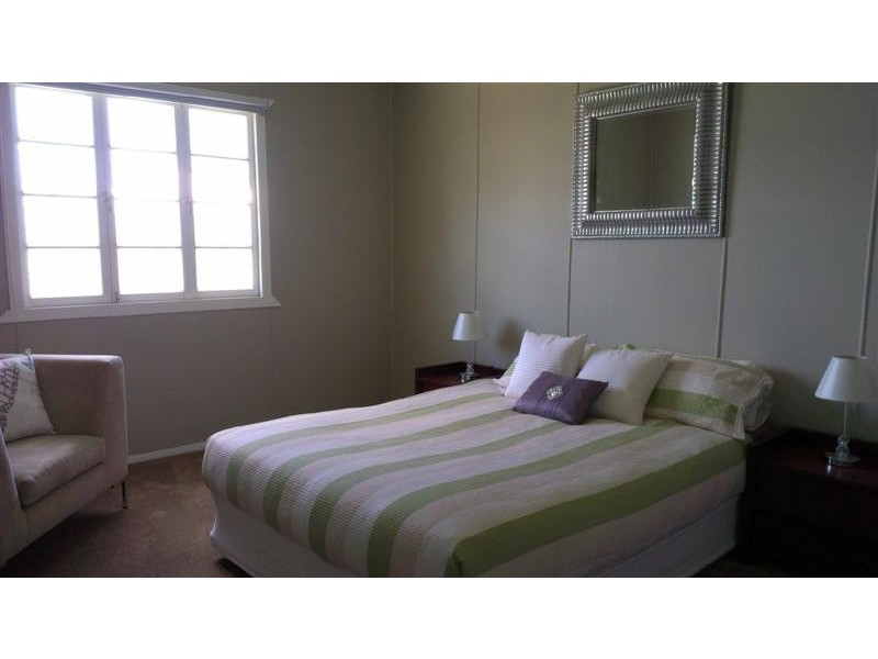 6 Geisel Street, Dalby QLD 4405