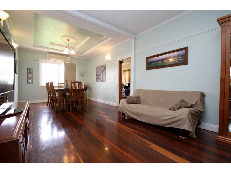 10 Vowles Street, Dalby QLD 4405