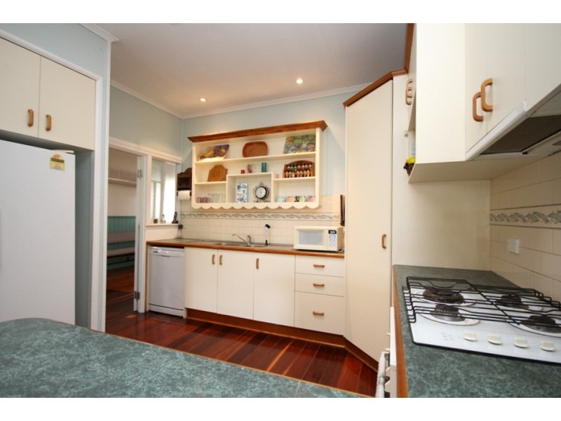 10 Vowles Street, Dalby QLD 4405