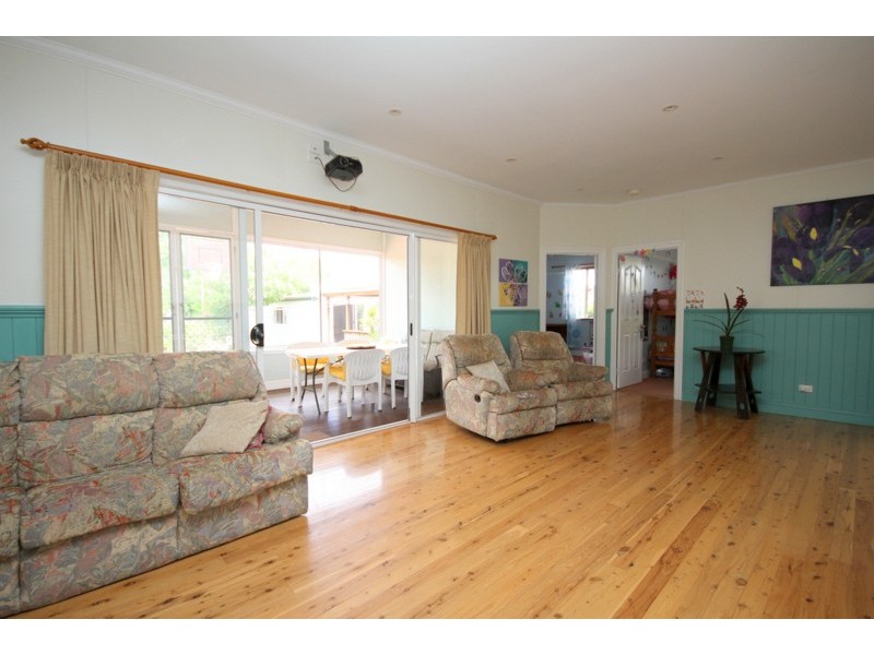 10 Vowles Street, Dalby QLD 4405