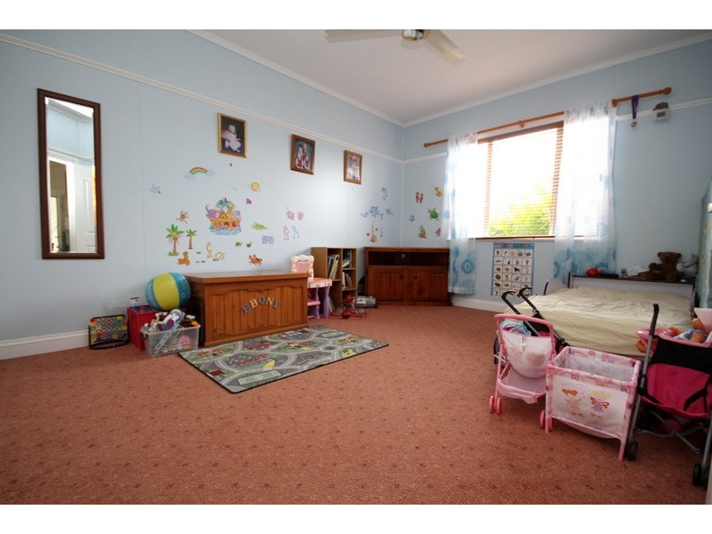 10 Vowles Street, Dalby QLD 4405