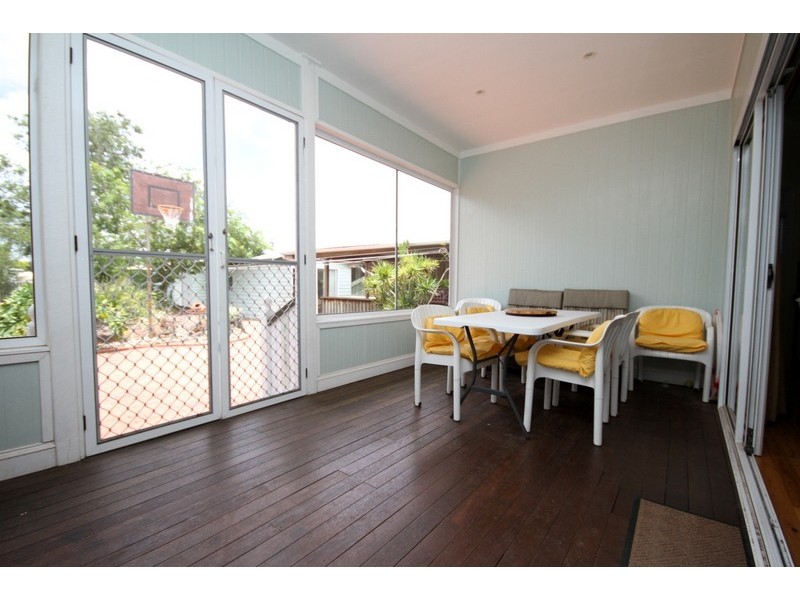 10 Vowles Street, Dalby QLD 4405