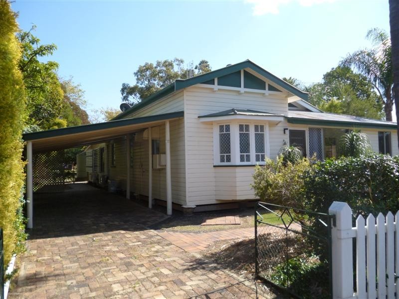 36 Pratten Street, Dalby QLD 4405