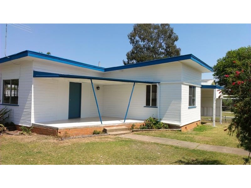 12 Moy Street, Dalby QLD 4405