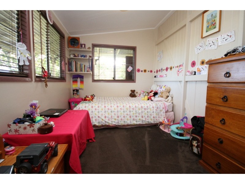 23 James St, Dalby QLD 4405