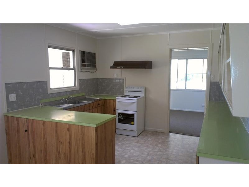 2 Knox Street, Dalby QLD 4405