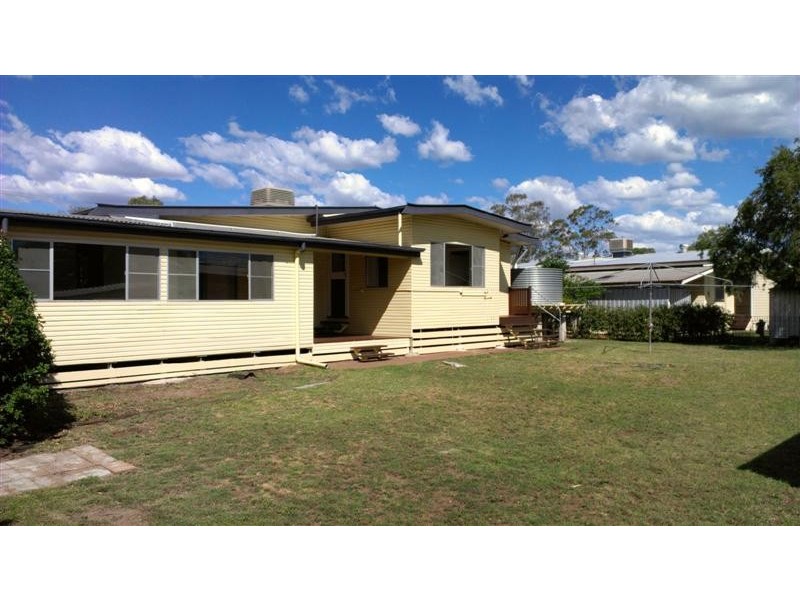 2 Knox Street, Dalby QLD 4405