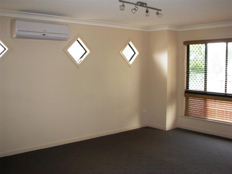 1 124 Edward Street, Dalby QLD 4405