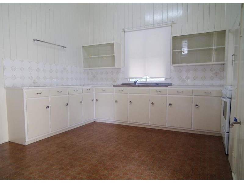 9 Besley Street, Dalby QLD 4405