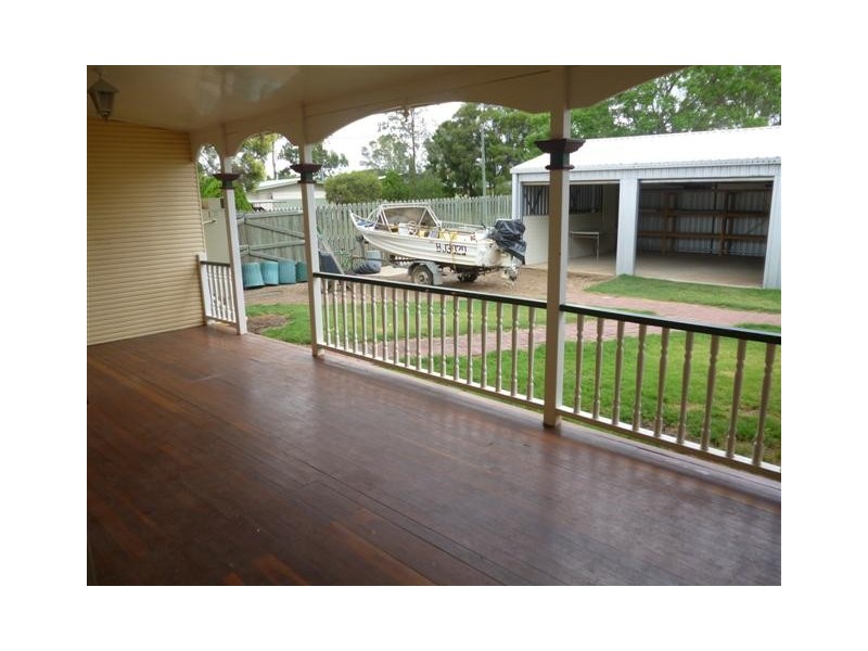 48 Moreton St, Dalby QLD 4405