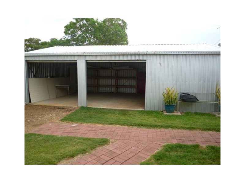 48 Moreton St, Dalby QLD 4405