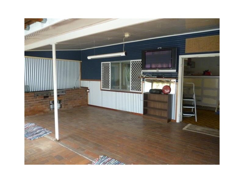 48 Moreton St, Dalby QLD 4405