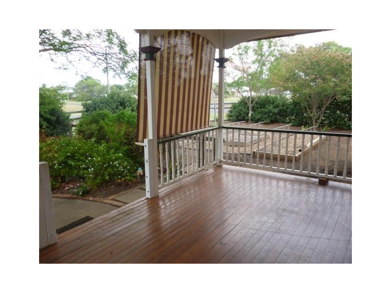 48 Moreton St, Dalby QLD 4405
