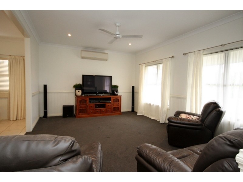 19 Burke St, Dalby QLD 4405