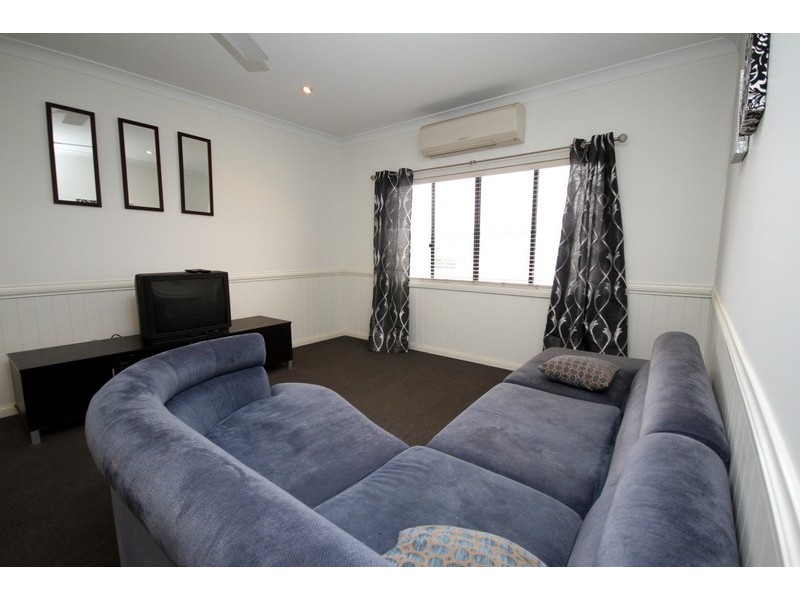 19 Burke St, Dalby QLD 4405