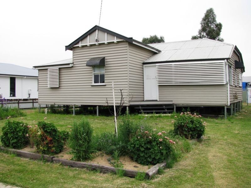 11 Wyley Street, Dalby QLD 4405