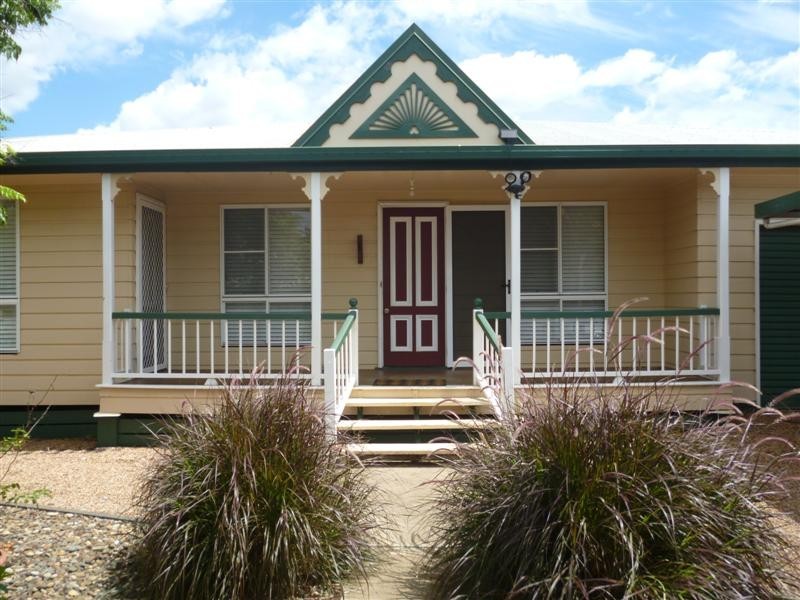 11 Leichhardt Street, Dalby QLD 4405