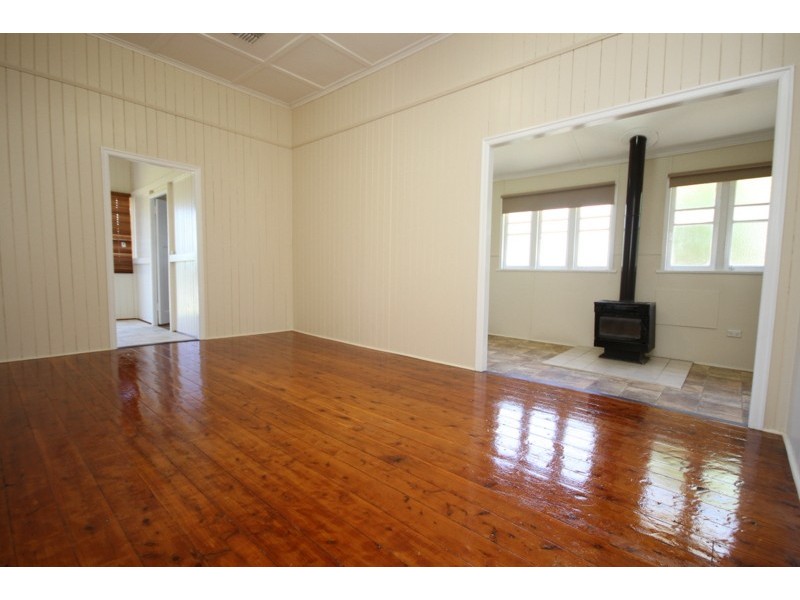 4 Fortescue Street, Dalby QLD 4405