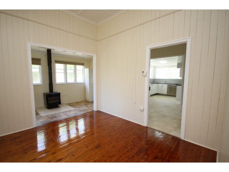 4 Fortescue Street, Dalby QLD 4405