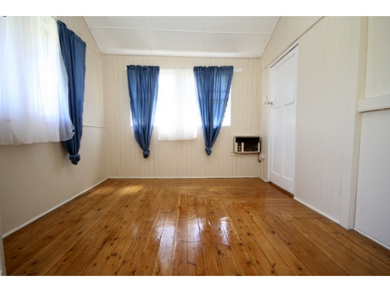 4 Fortescue Street, Dalby QLD 4405