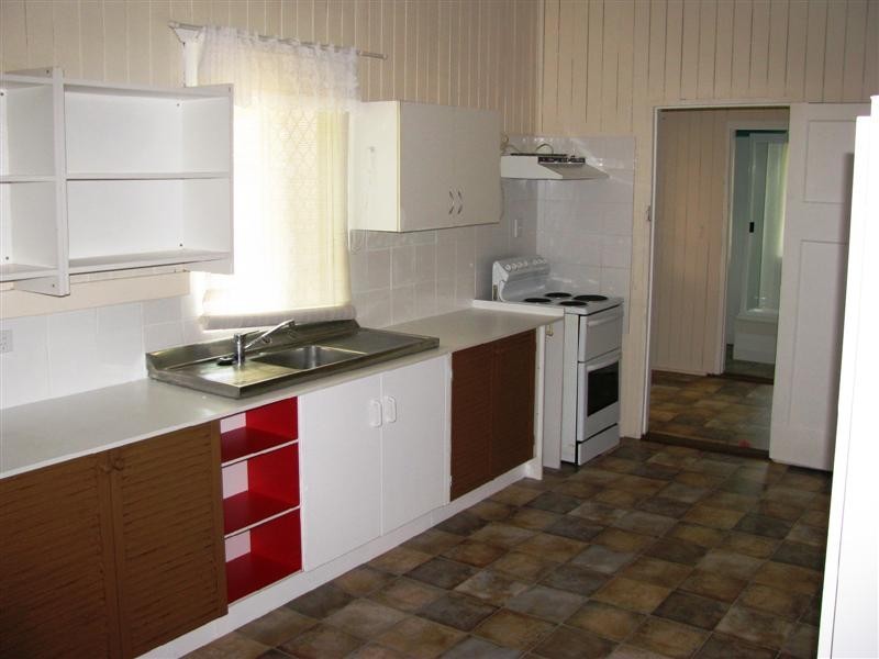 4 Annie Street, Dalby QLD 4405