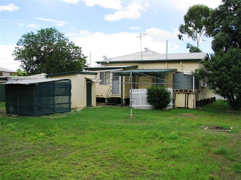 4 Annie Street, Dalby QLD 4405