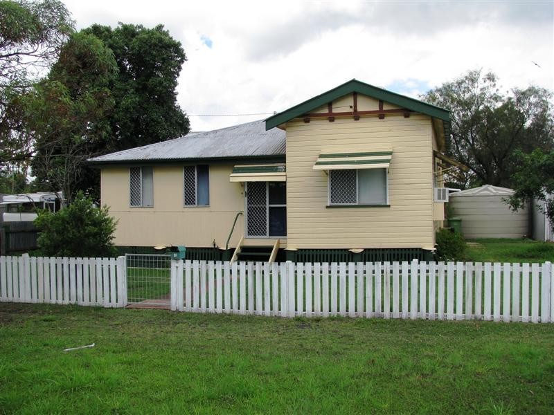 4 Annie Street, Dalby QLD 4405
