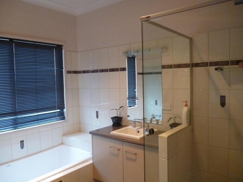 76 Hedge Road, Dalby QLD 4405