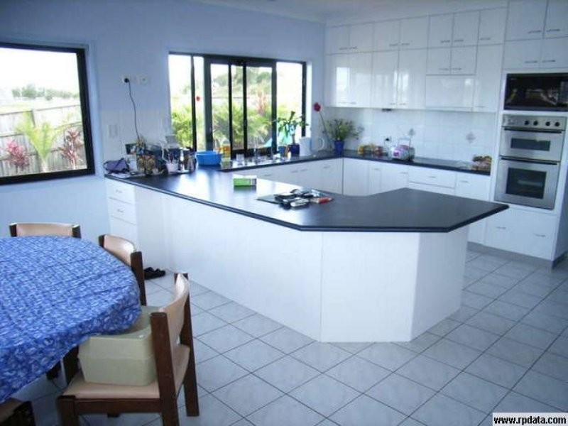 2 Aurora Place, Newport QLD 4020