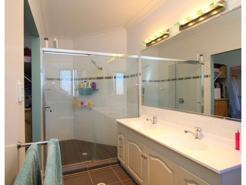 Wavell Heights QLD 4012