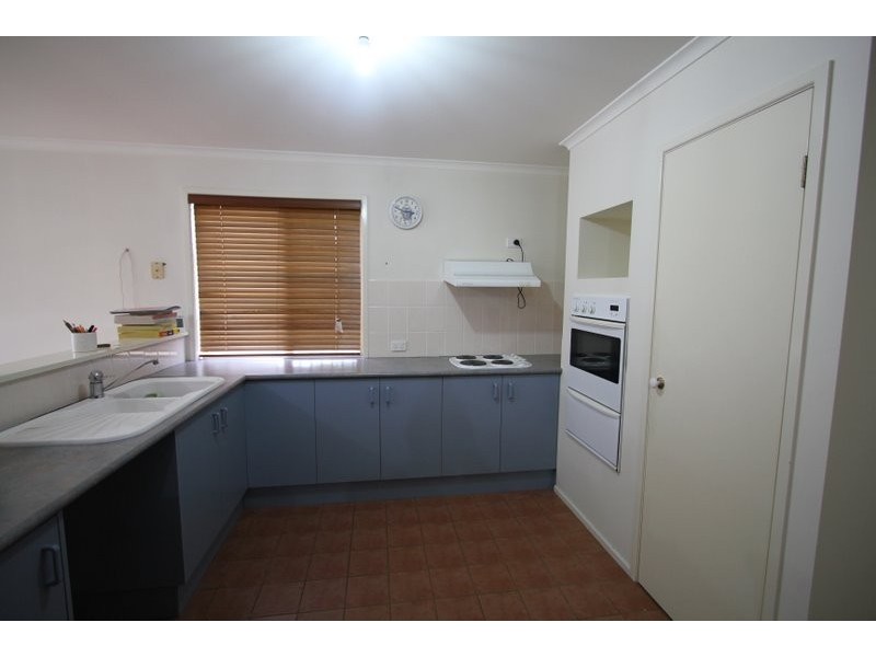 2 Iris Place, Fitzgibbon QLD 4018