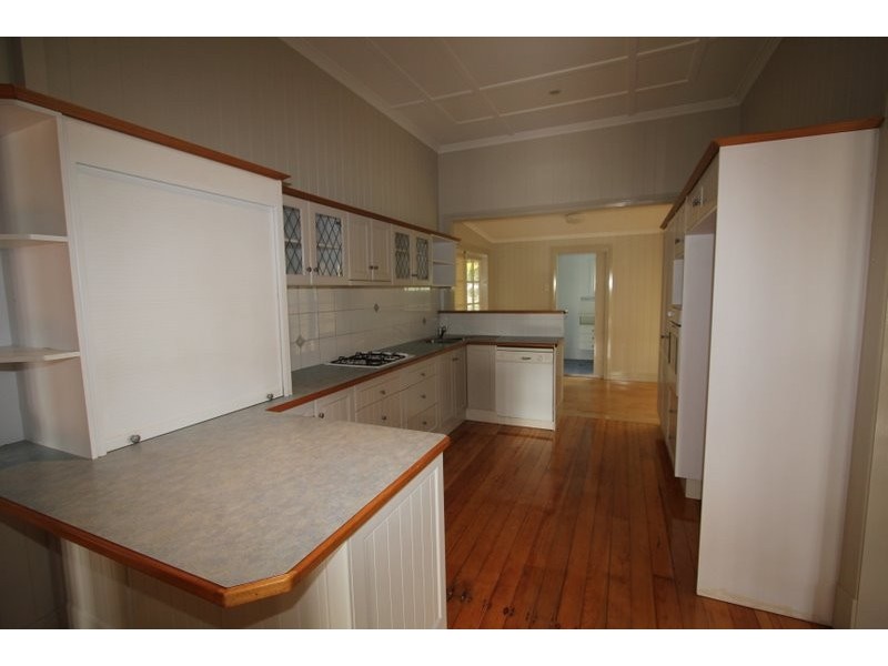 118 Days Road, Grange QLD 4051