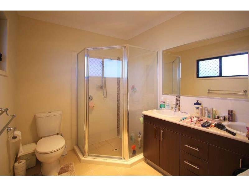 16 Cerbaia Street, Bridgeman Downs QLD 4035