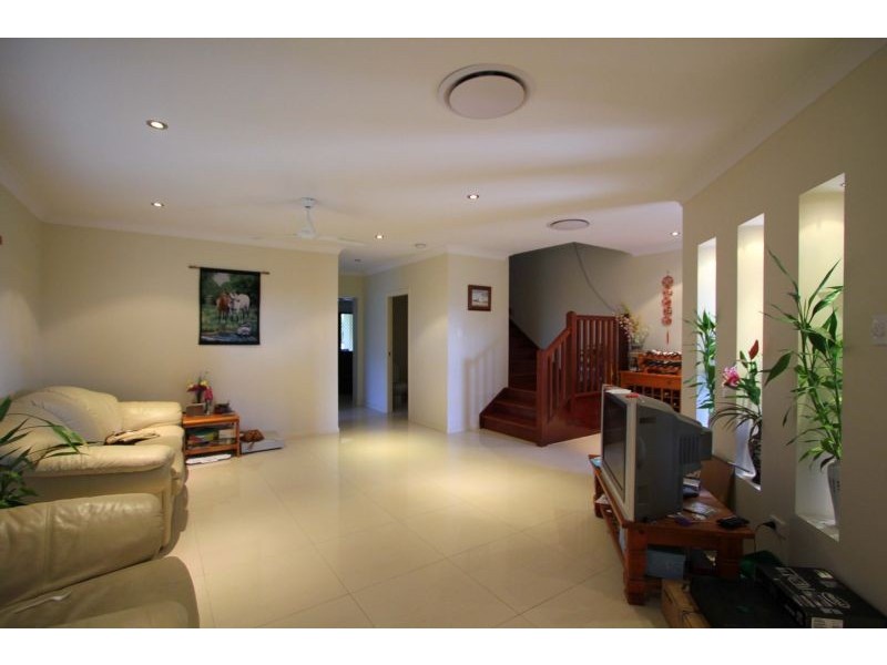 16 Cerbaia Street, Bridgeman Downs QLD 4035