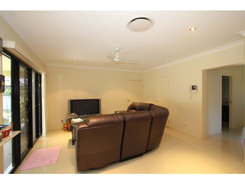 16 Cerbaia Street, Bridgeman Downs QLD 4035