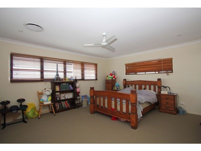 16 Cerbaia Street, Bridgeman Downs QLD 4035