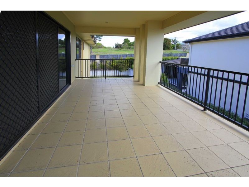 16 Cerbaia Street, Bridgeman Downs QLD 4035