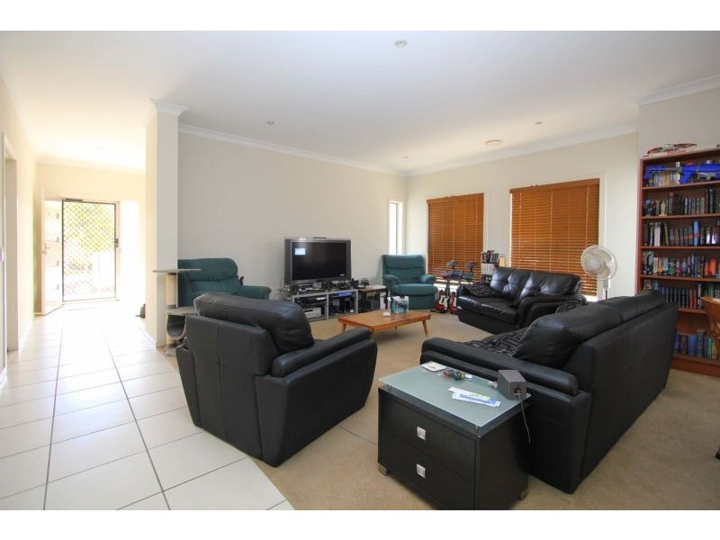 9 Somerset Drive, Carseldine QLD 4034